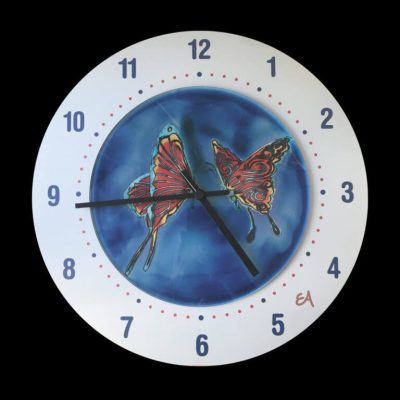 orologio da parete con farfalle ceramiche artistiche di Elvio Arancio